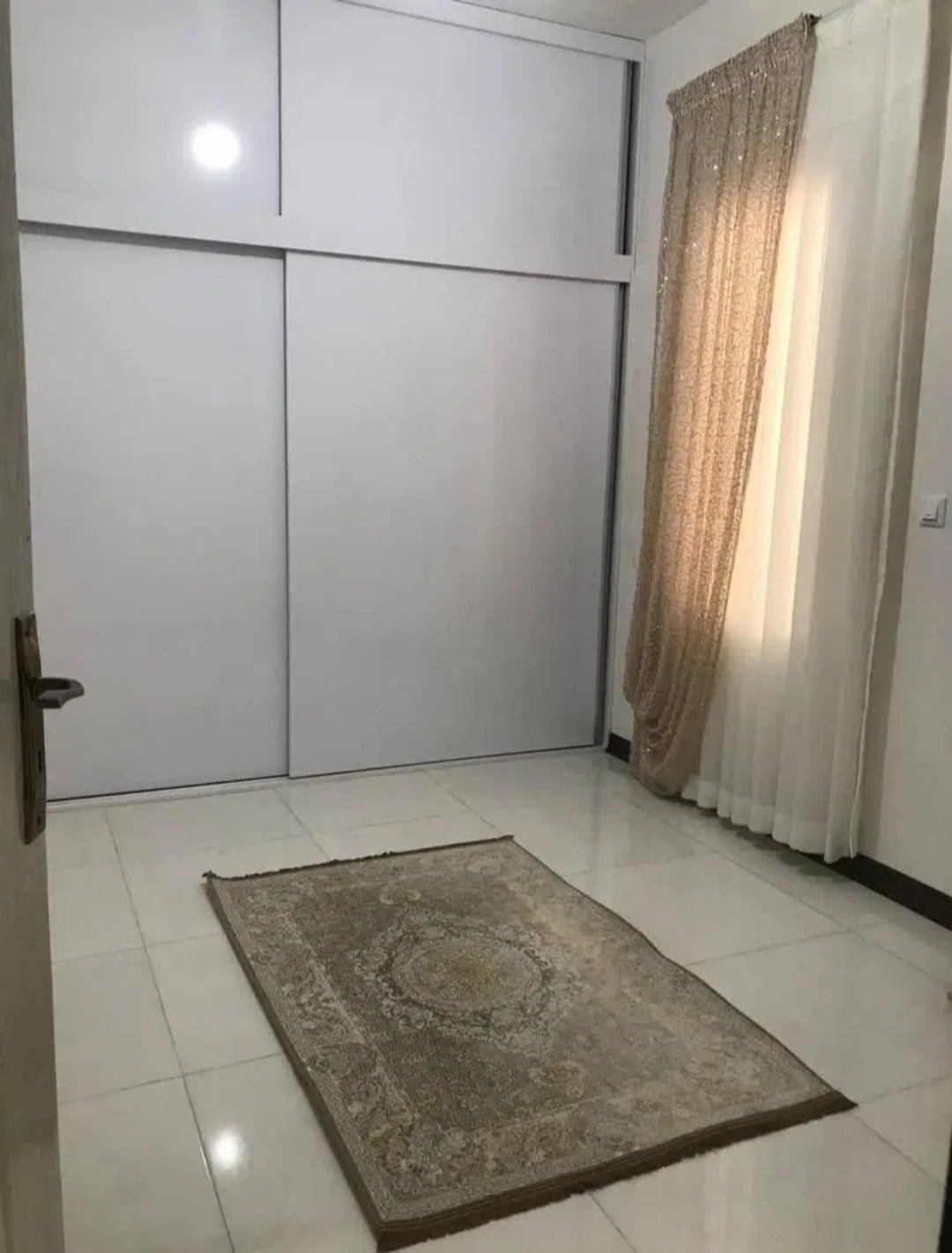 آپارتمان ۱۰۶مت ی خیابان اندیشه.