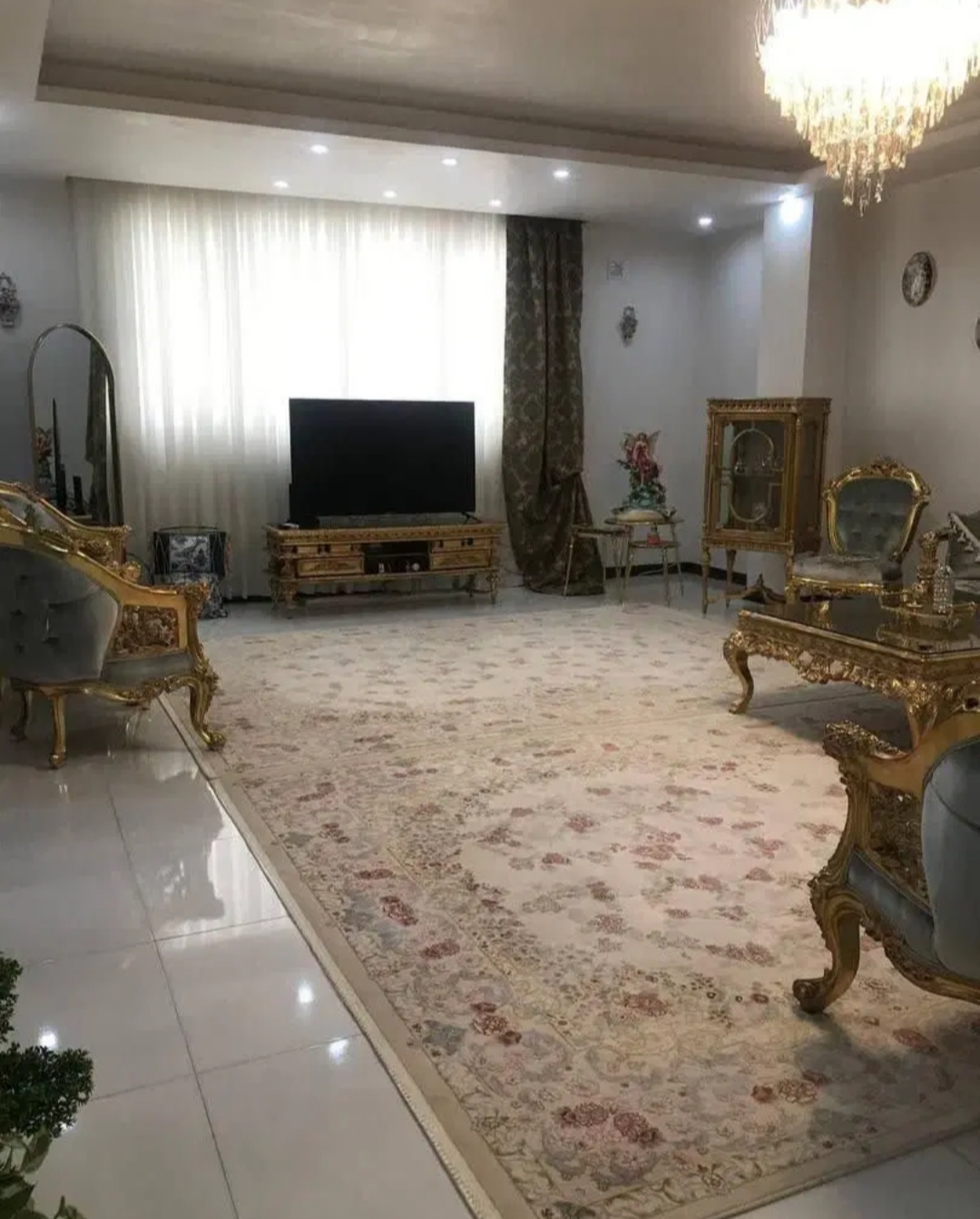 آپارتمان ۱۰۶مت ی خیابان اندیشه.