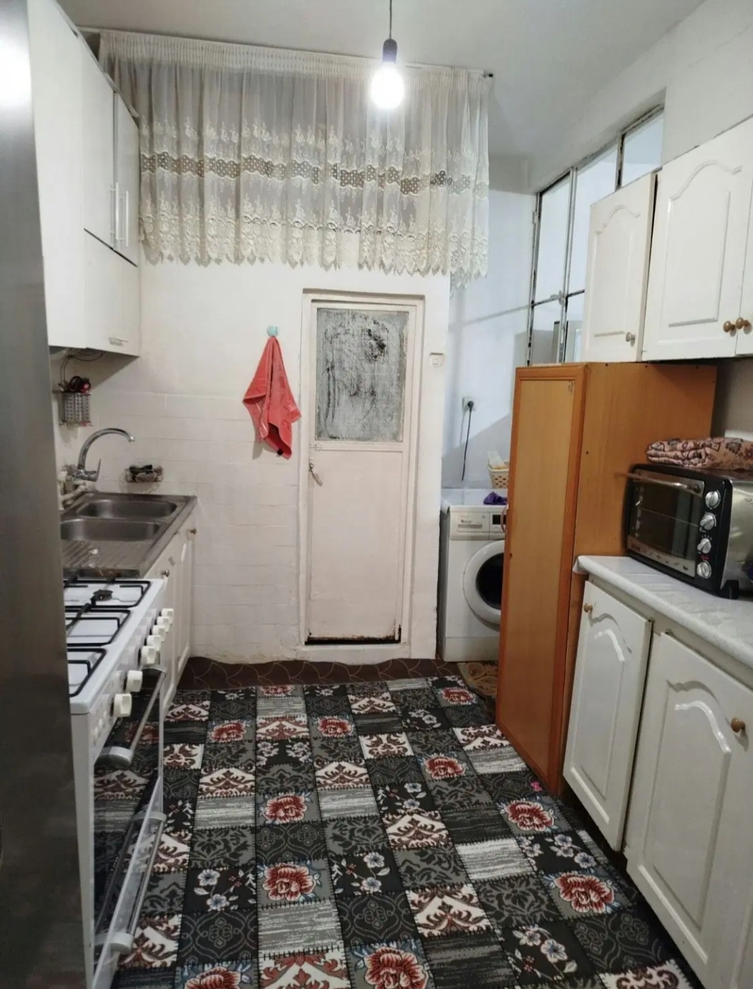 خانه دربست اجاره داده میشود .