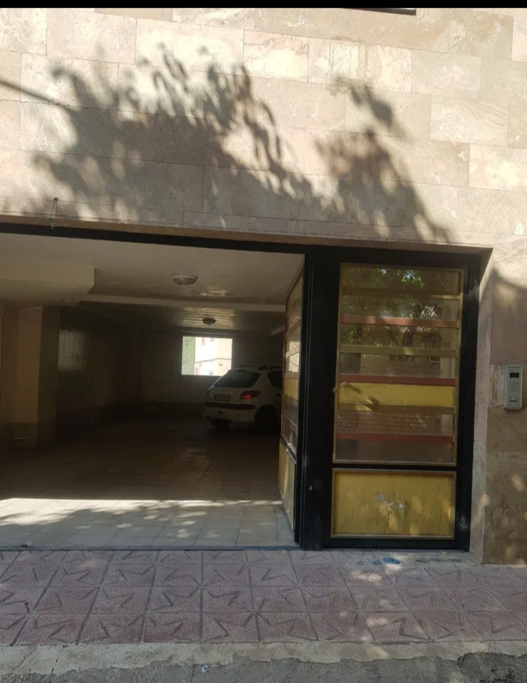 واحد ۸۵ متری شهرک طالقان غرق نور.