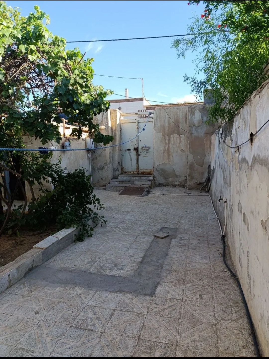 منزل مستقل در صحت اباد اشتهارد.