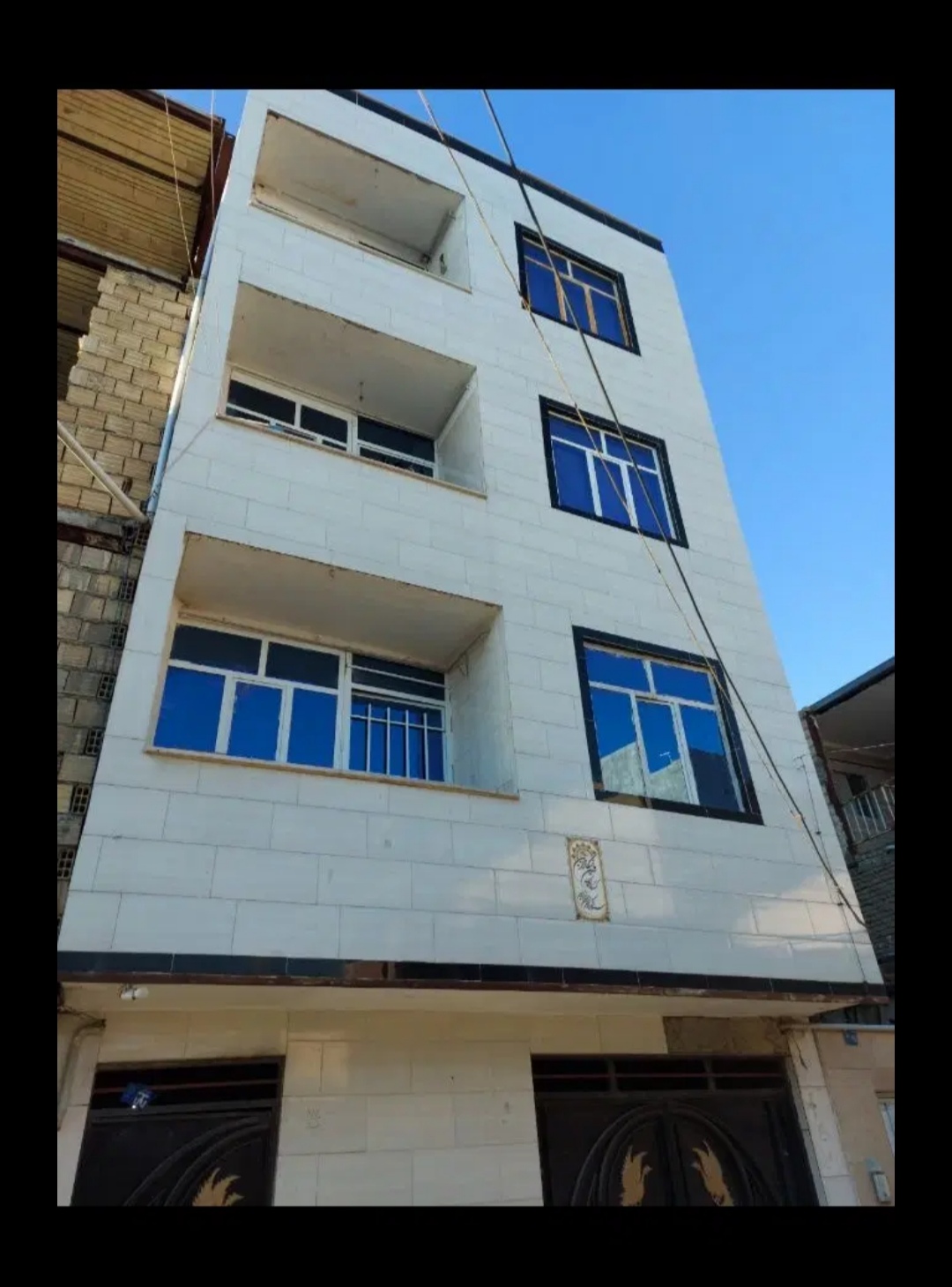 واحد اجاره ای طبقه سوم با پارکینگ.