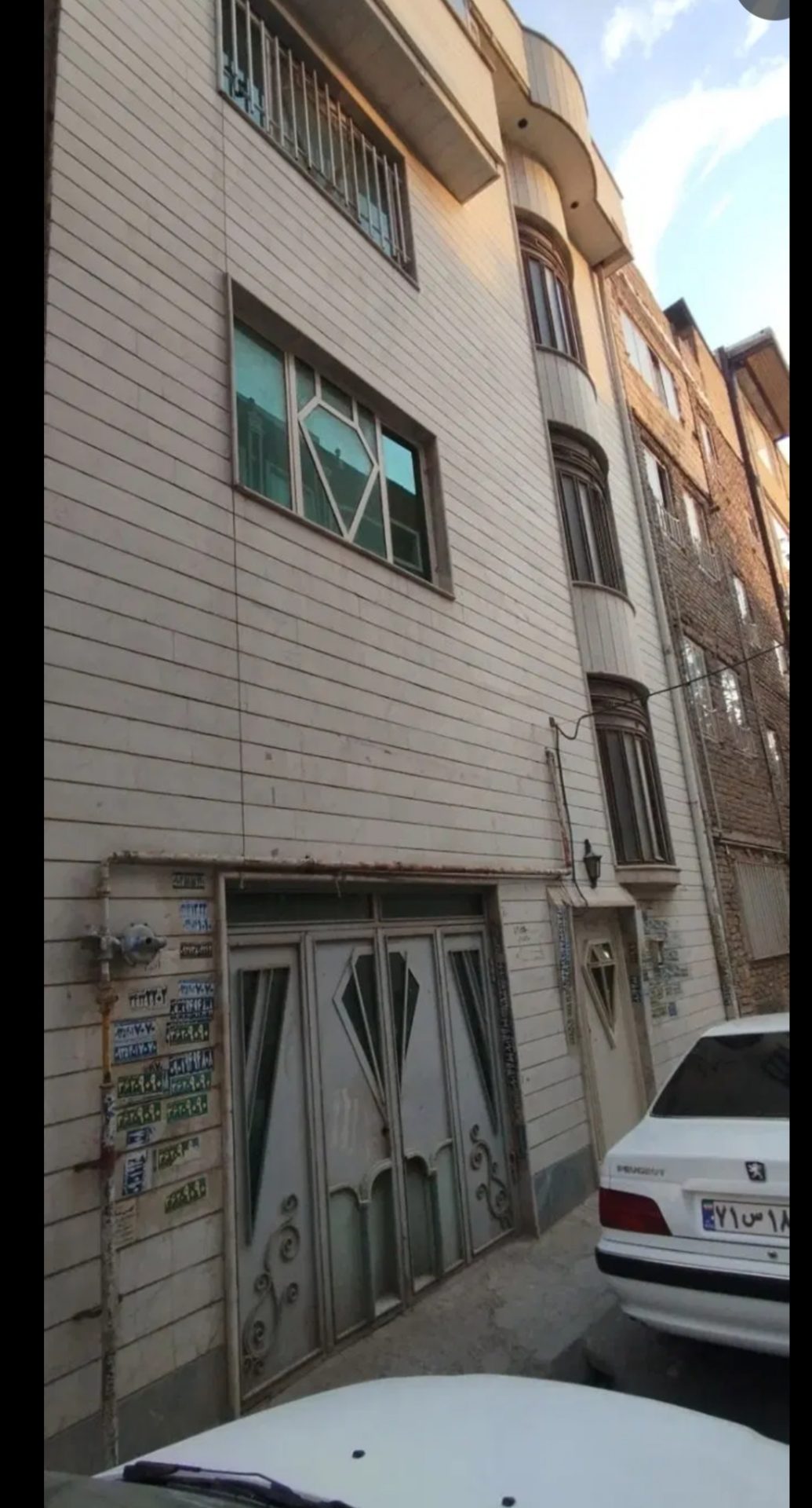 فروش خانه همکف ۱۴۲متری.