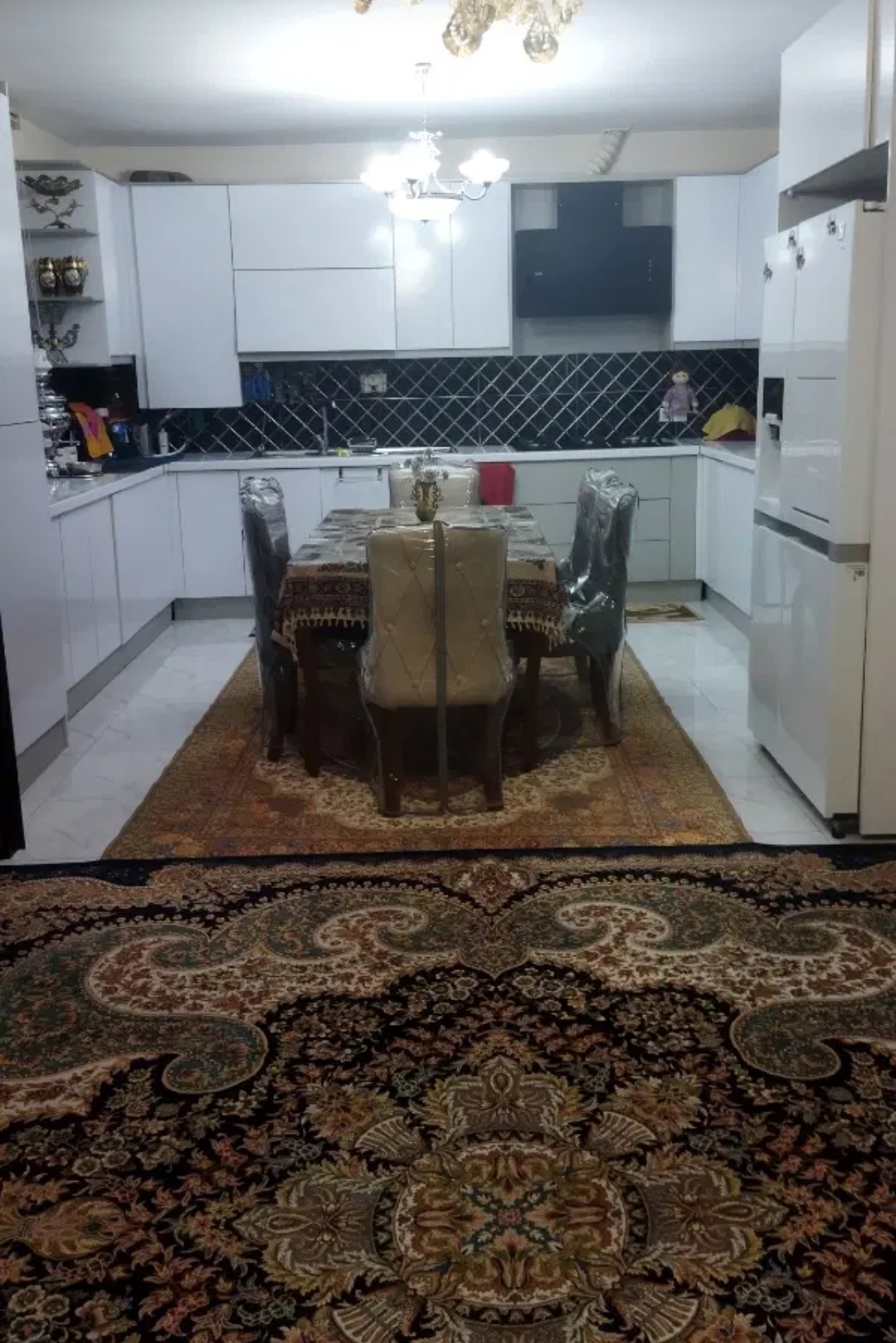 خانه ویلایی ۳۲۵ متری.