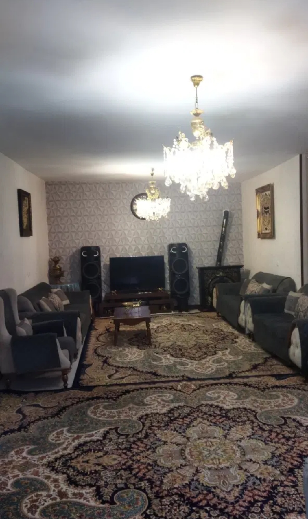 خانه ویلایی ۳۲۵ متری.