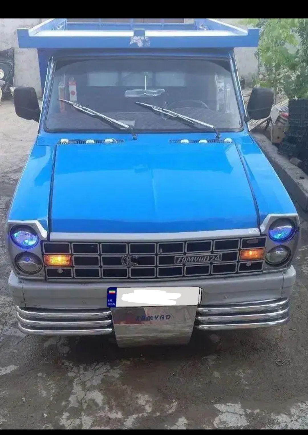 نیسان زامیاد .