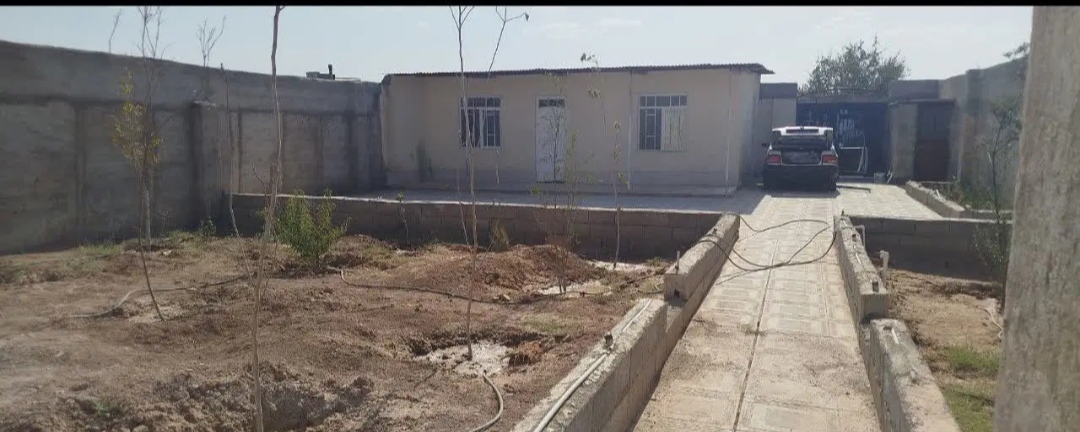باغچه ۳۱۵متر و سوییت ۴۰ متری.