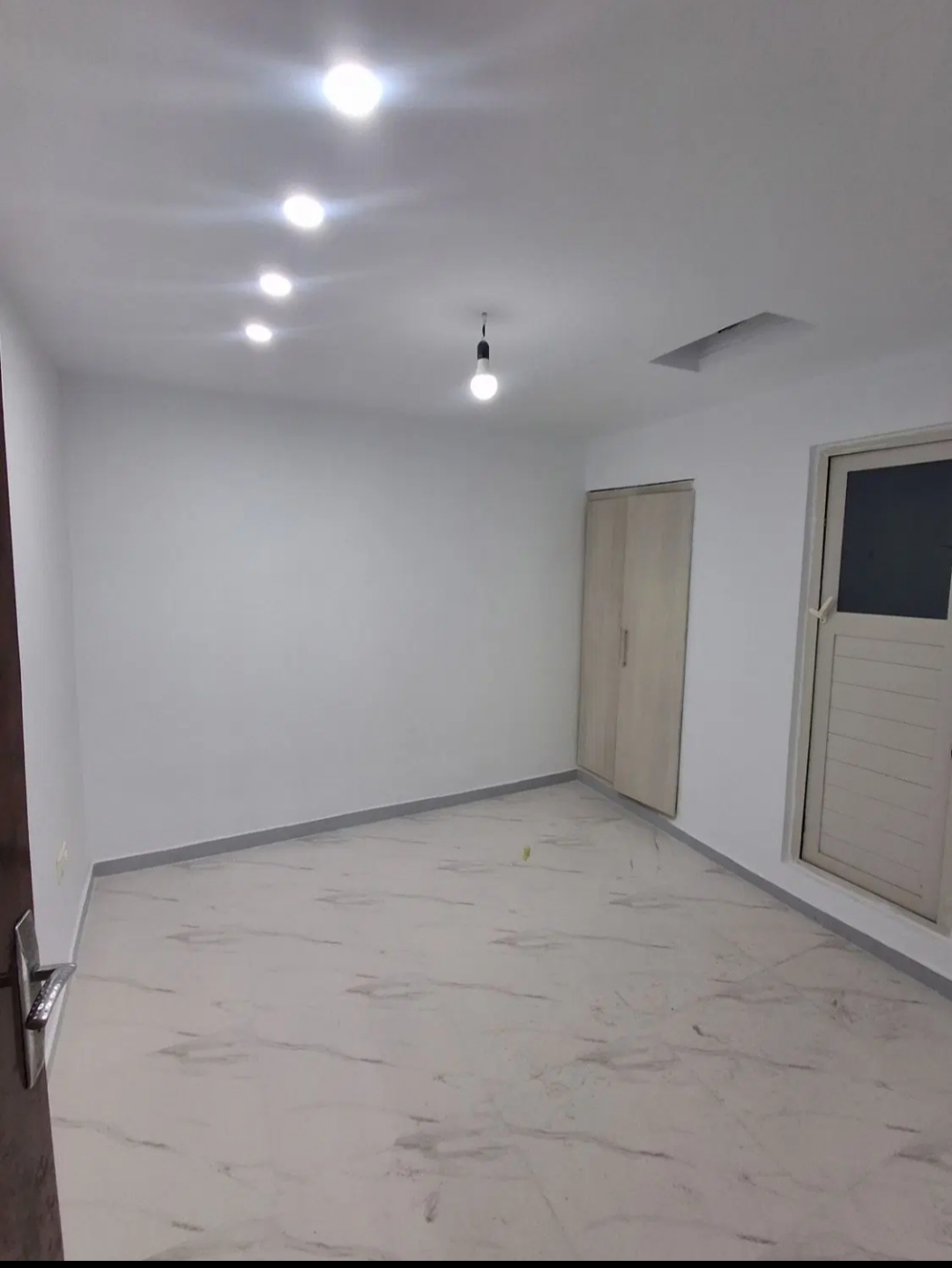 واحد ۵۰ متری طبقه اول مارلیک کرج.