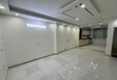 واحد ۷۰متری طبقه سوم خیابان ۲۰ متری کسری.