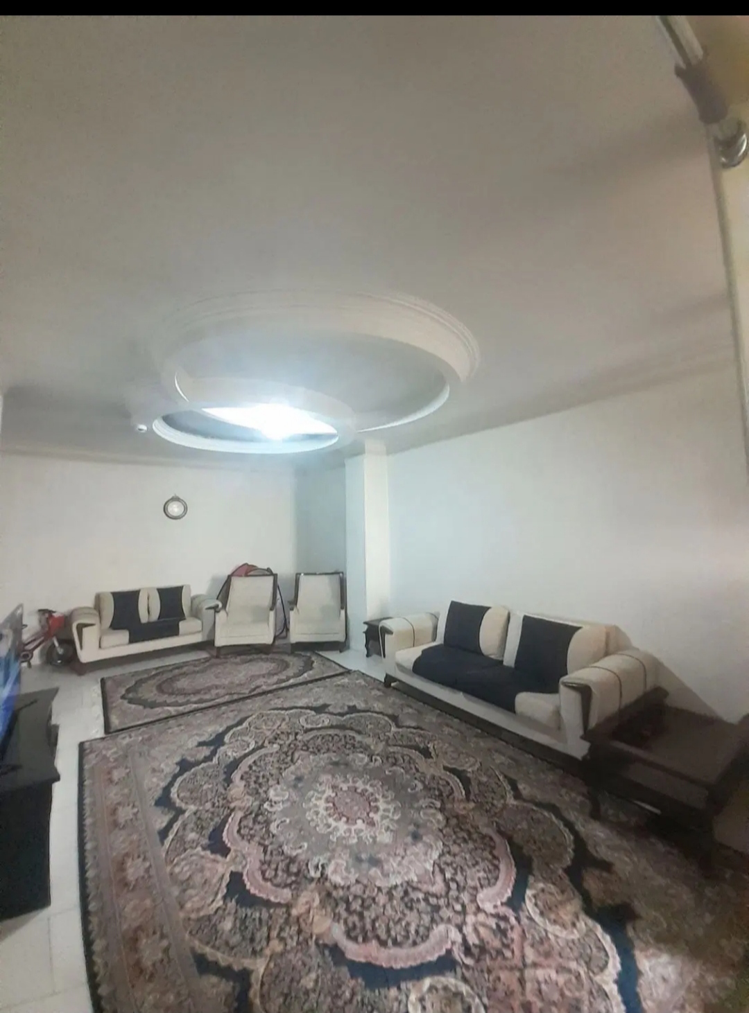 ۶۰متری نقلی بر پرنیان آسانسور تراورتن رو به نما.