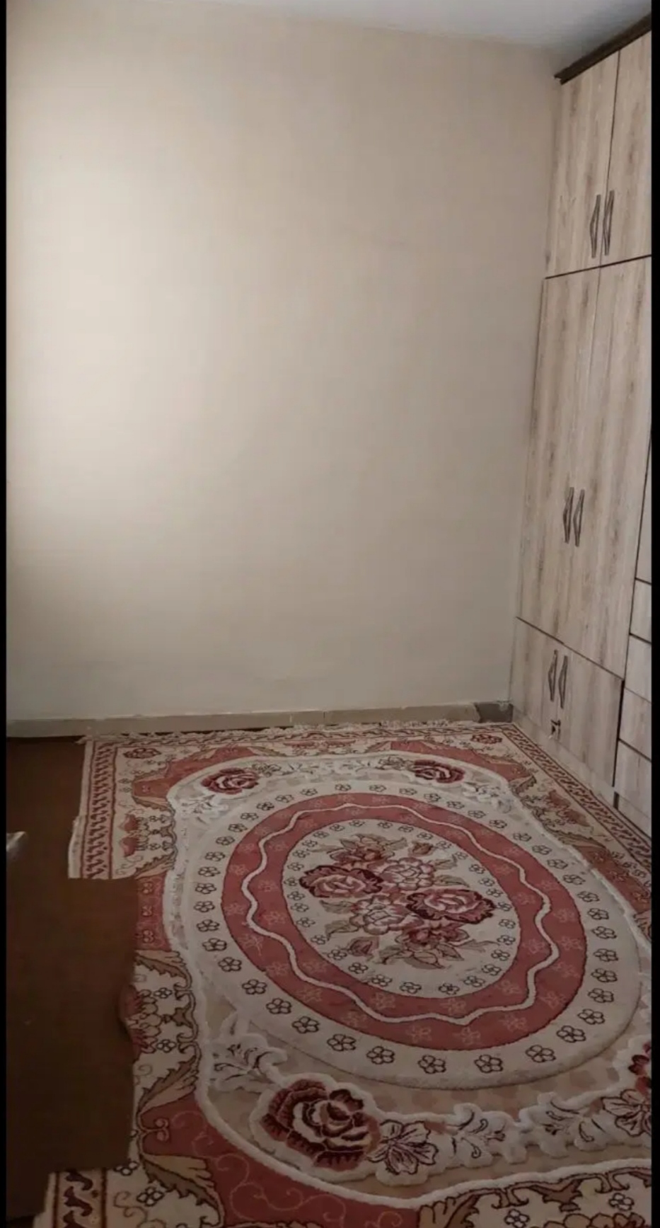 ۵۲متری سنددار مالک هستم.