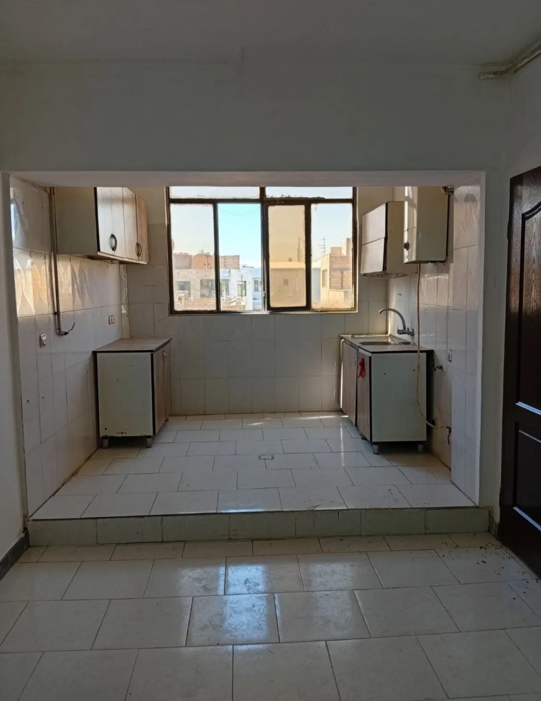خانه نقلی روبروی فاز ۲ بلوار راغب.