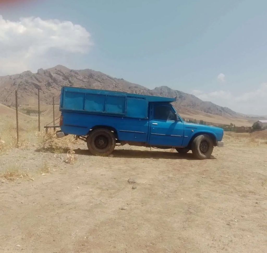 نیسان وانت .