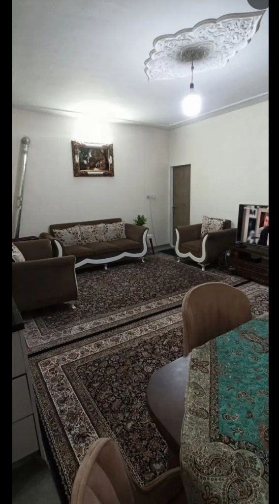 همکف ۶۲متری.