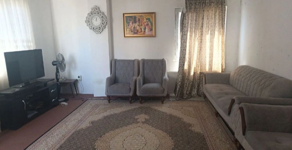 ۷۵متری شهرک امید پارکینگ اختصاصی و آسانسور فاز ۱.