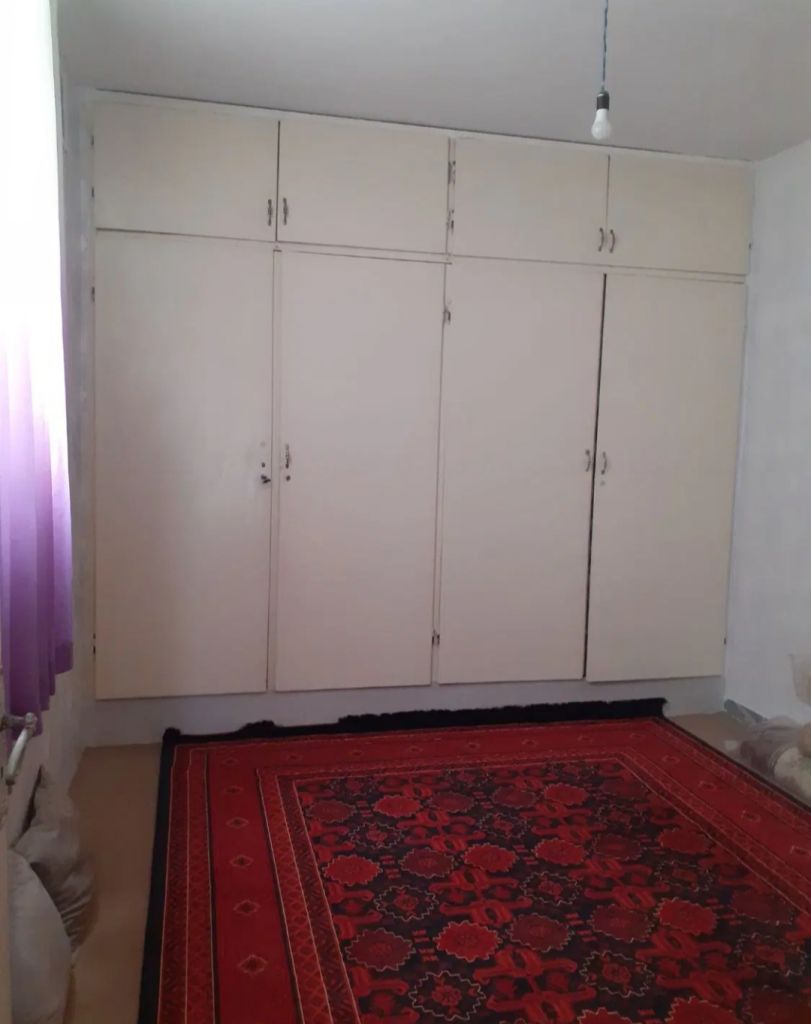 آپارتمان طبقه سوم ۸۰متری با حدود ۲۰‌متر حیاط.