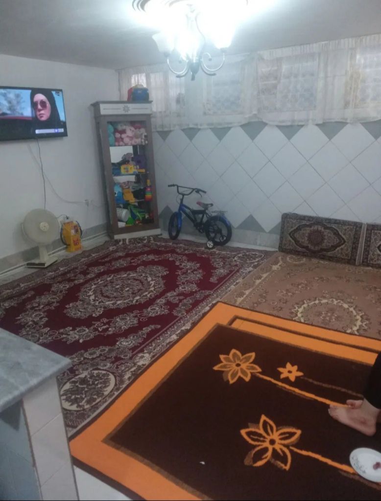 ۵۲متری زیر همکف.