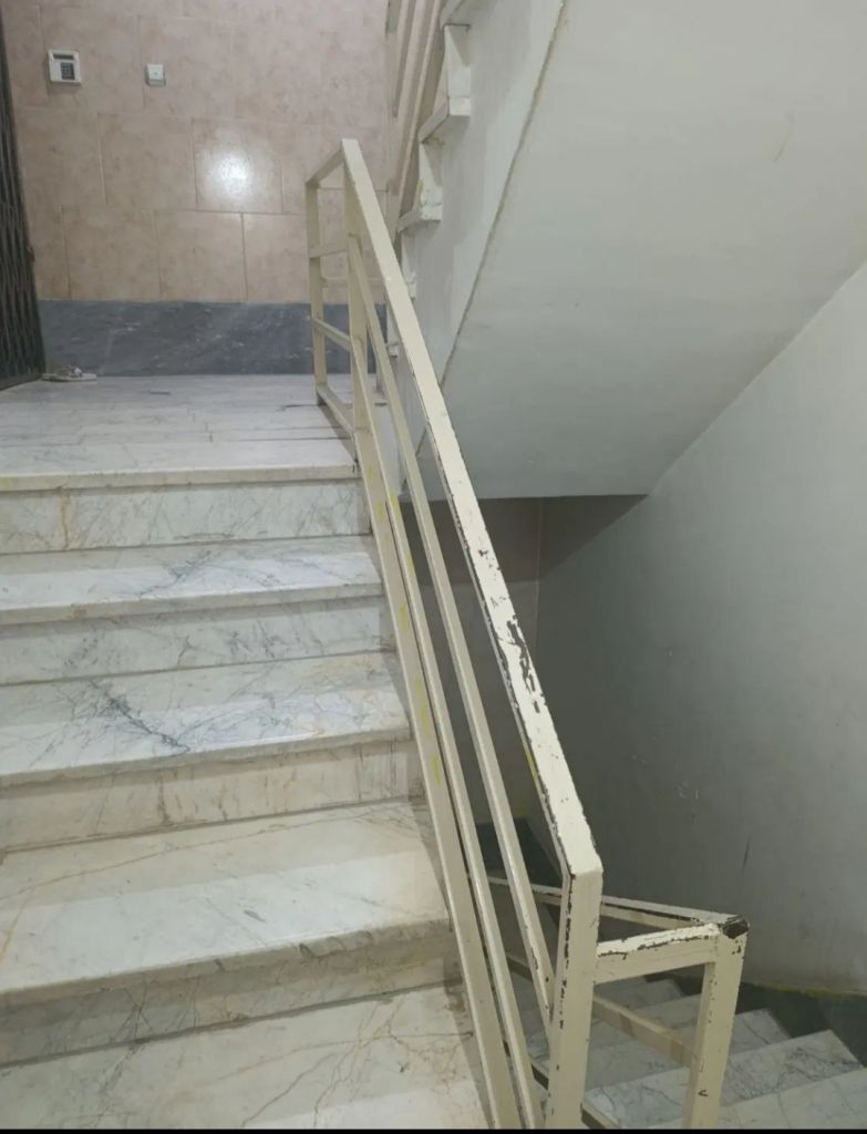 ۷۵متری طبقه دوم تجاری دو‌خواب در حال بازسازی.
