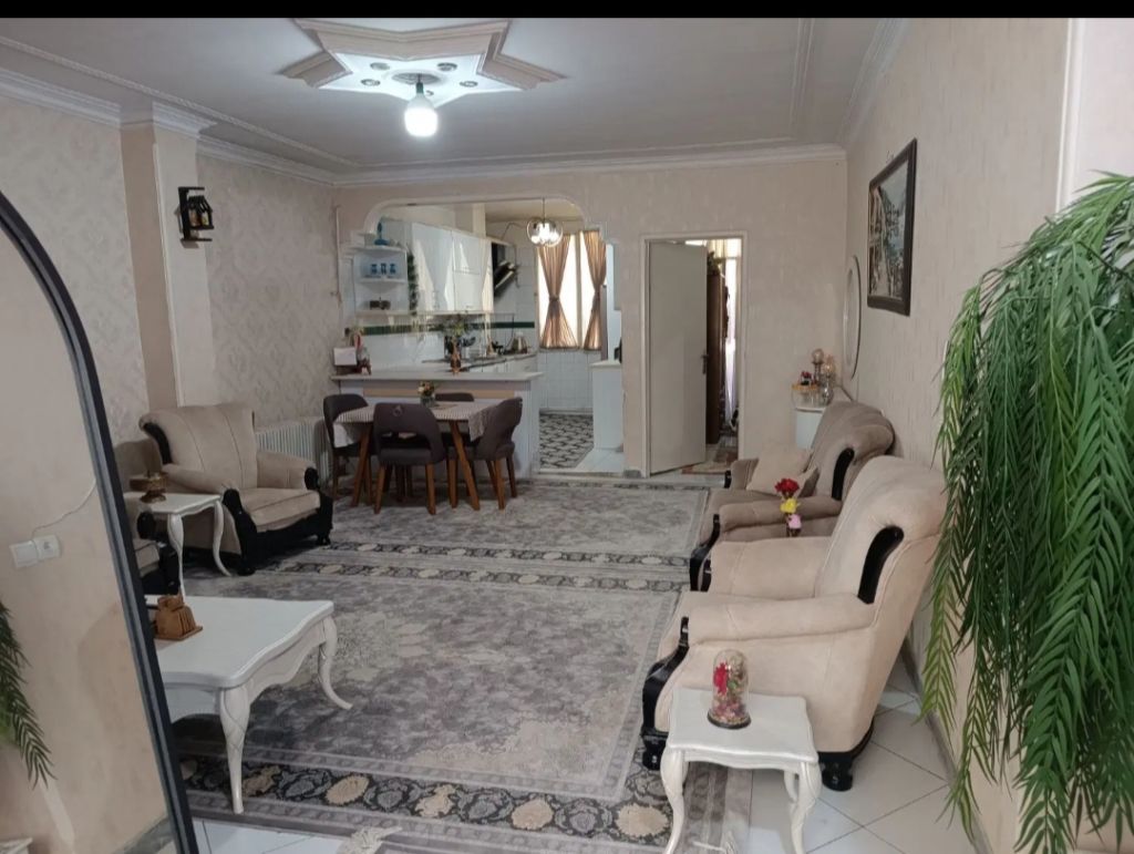 فروش آپارتمان خوش نقشه ۸۱متری.