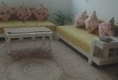 یک واحد مسکونی طبقه اول تک واحدی.