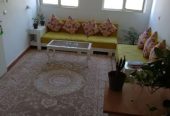 یک واحد مسکونی طبقه اول تک واحدی.