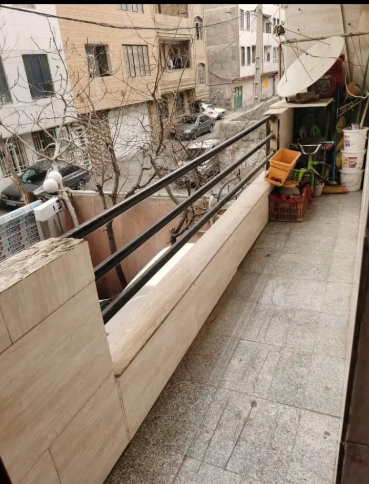 دوواحد۱۲۰ متری فروشی .