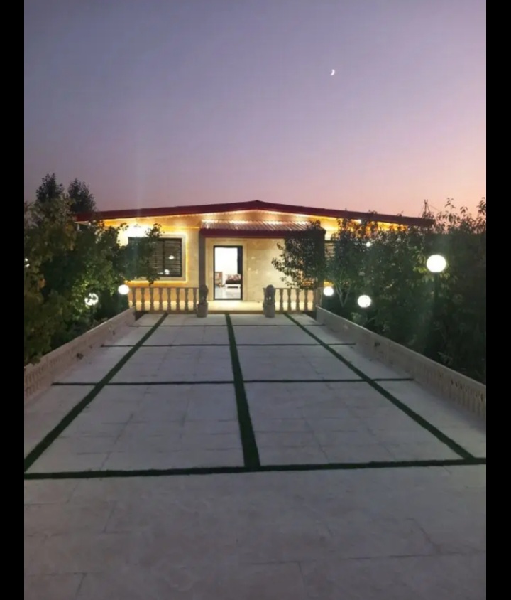 ویلا چهارباغ دارای کنتوربرق آب گاز .