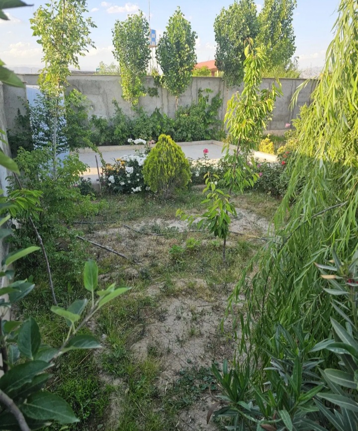باغ ۳۳۰متری /چهارباغ .