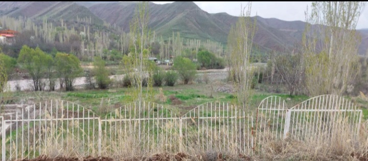 باغچه دربالا طالقان منطقه کوهستانی وبکر .