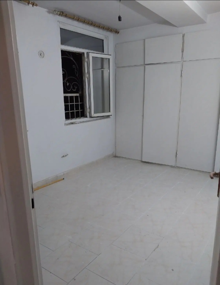 اپارتمان ۱۰۲متری شهرک وحدت .