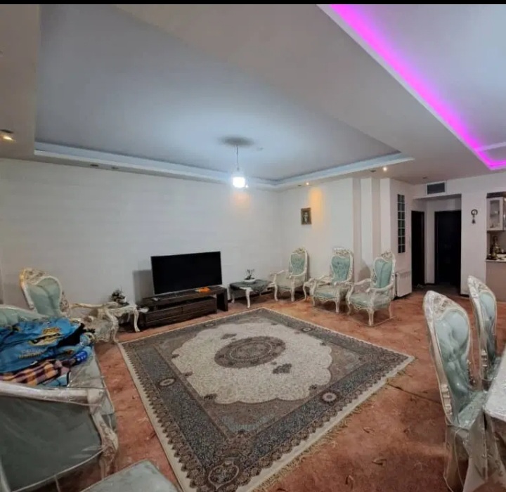 فروش آپارتمان ۱۰۶متری طبقه ۳ .