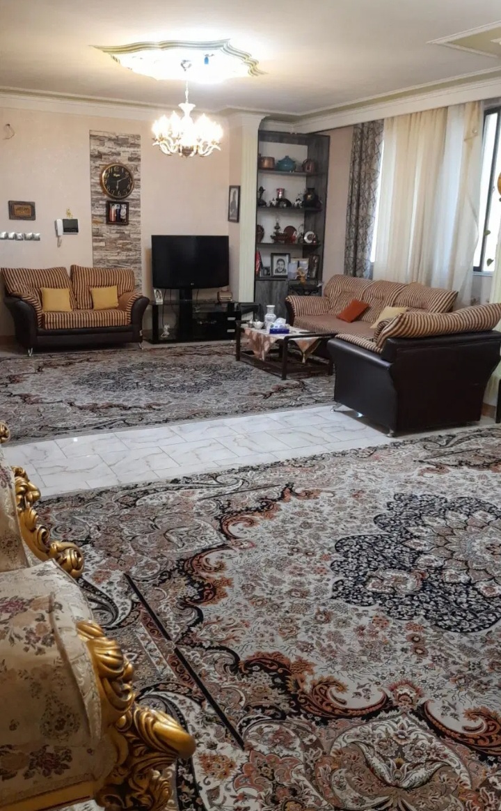 واحد۱۱۵متری دربهترین لوکیشن .