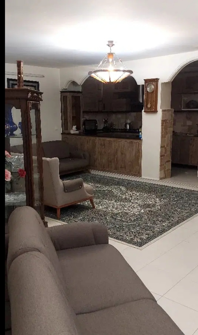 آپارتمان فلکه پنجم .