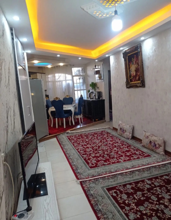 واحد۸۰متری دوخوابه طبقه اول .