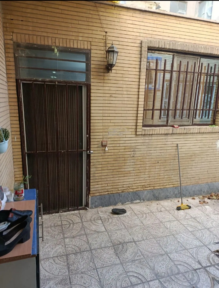 واحد۶۸متری طبقه همکف .