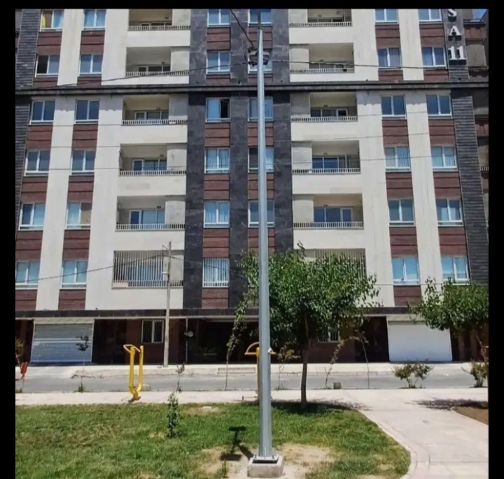 ۱۴۲متری غرق نور مجتمع رسا .