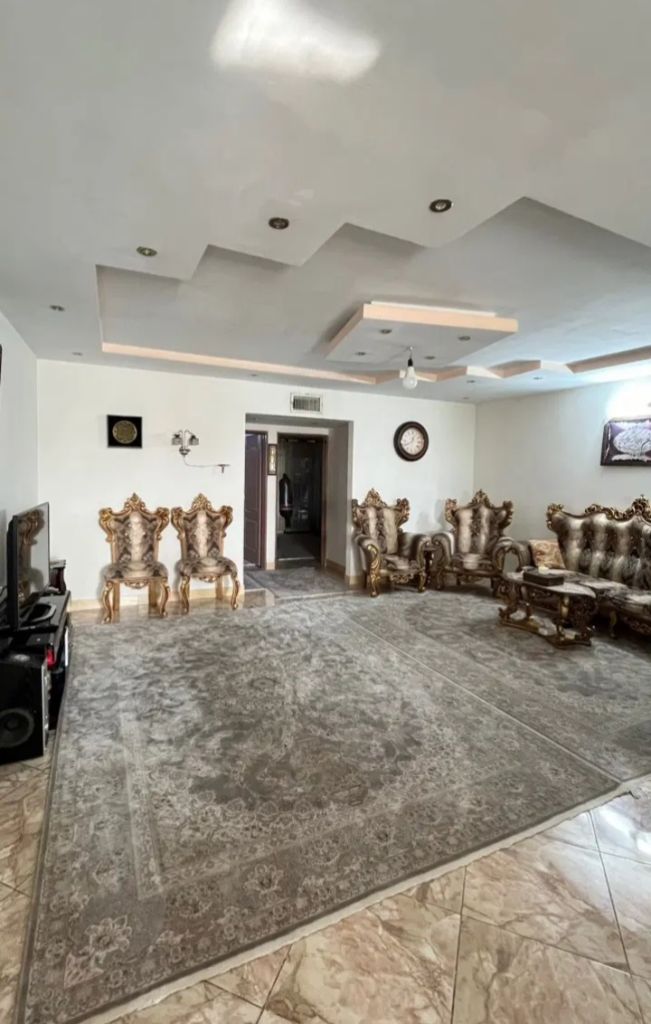 ۹۸مترتک واحدی اسانسور دار .