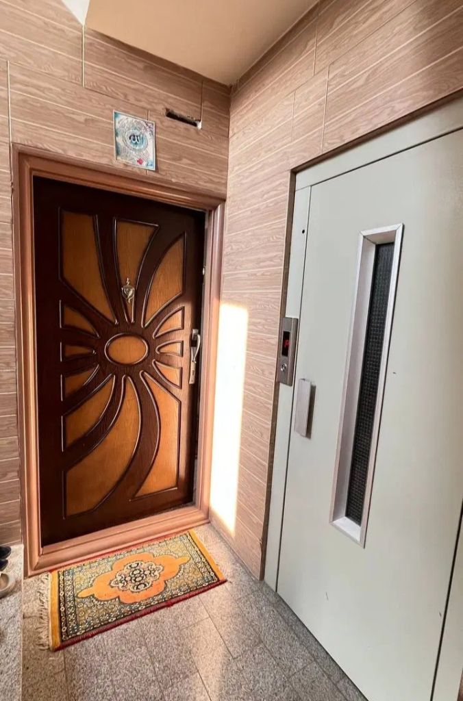 ۹۸مترتک واحدی اسانسور دار .
