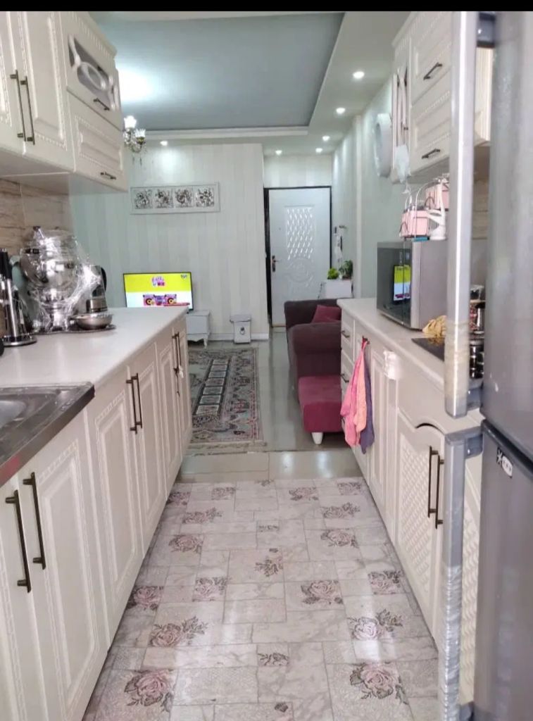 آپارتمان دو خواب آسانسور قلعه فرامرز یه.