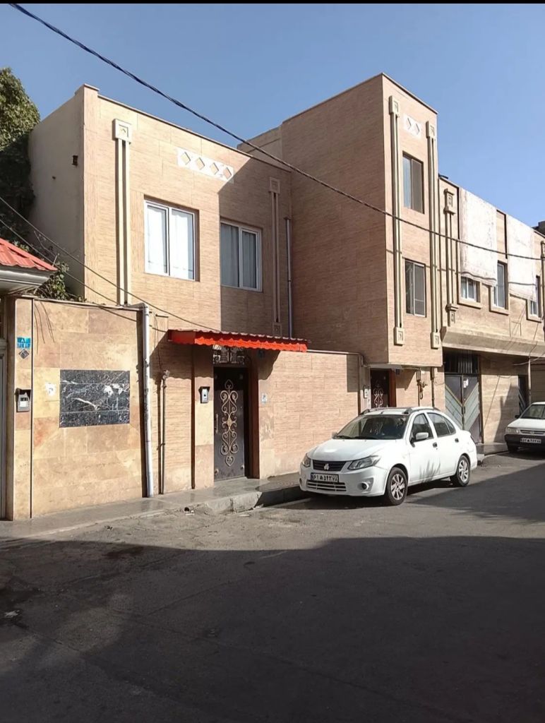 خانه ۲طبقه ویلایی هرکدام ۱۰۰متر ۲خواب.