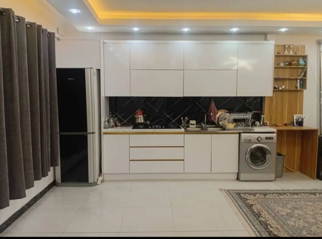 ویلا باغی نوساز ۳۰۰متری در ملارد.