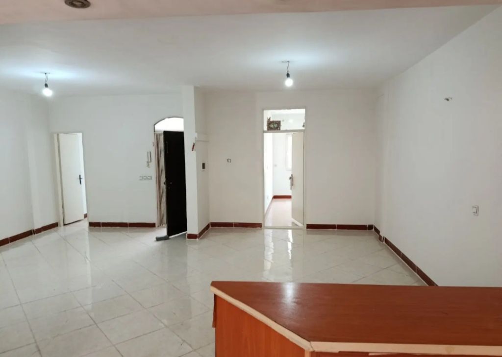 آپارتمان ۱۱۰متری سرآسیاب مطهری غربی.