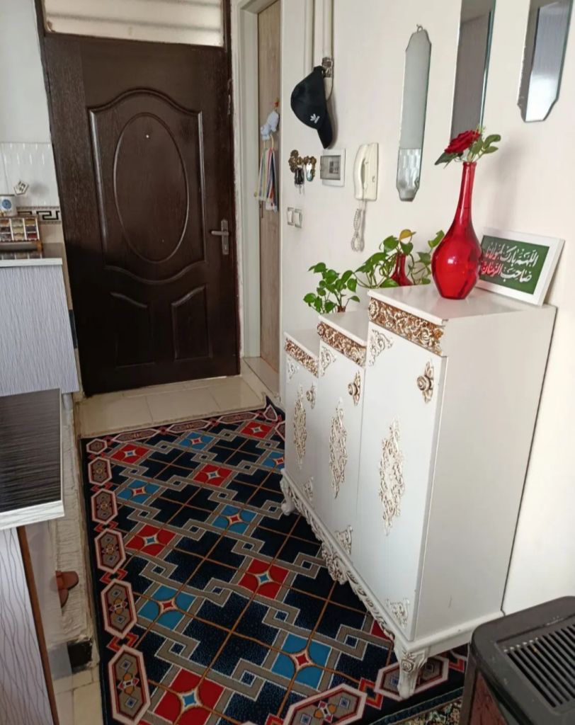 آپارتمان ۸۰متری دوکله خیابان کاشانی نبش قائم.