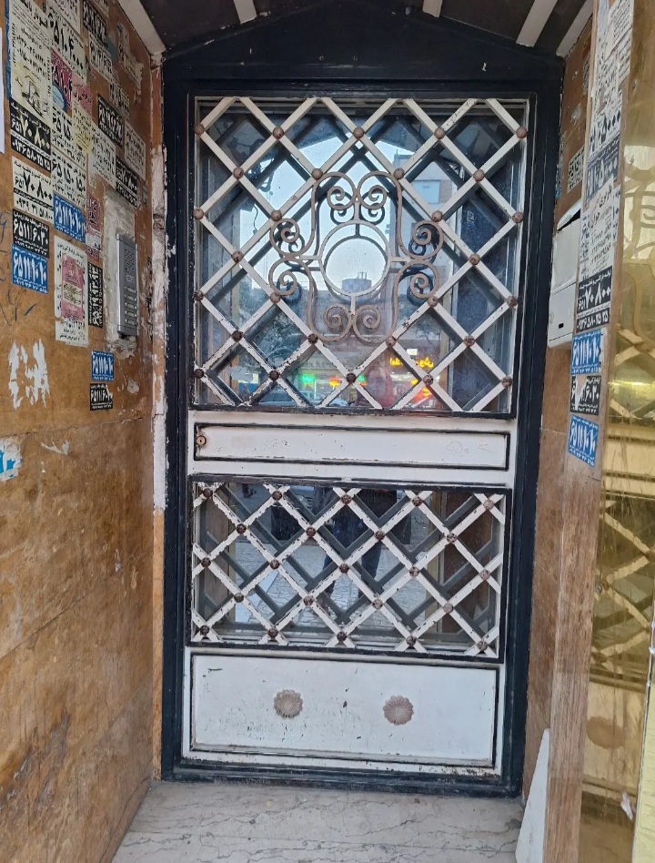 فروش آپارتمان ۱۰۰متری ابتدای ایران زمین .