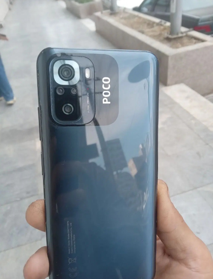 پوکوm5s 128 رام ۶درحد آک زیرقیمت .