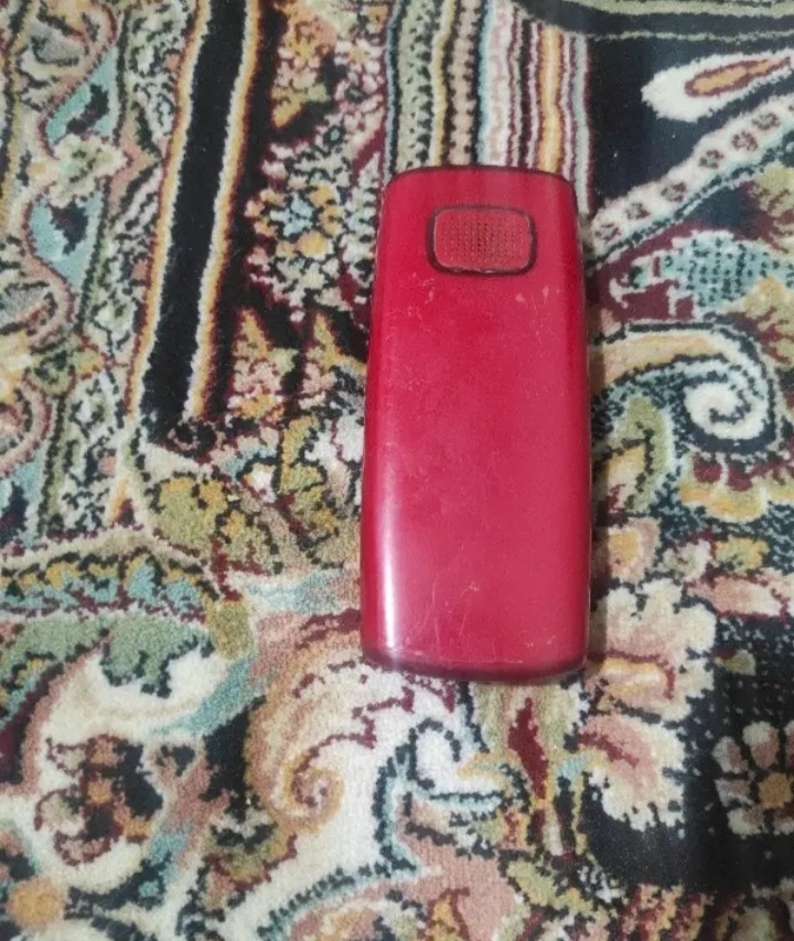نوکیا x1 .