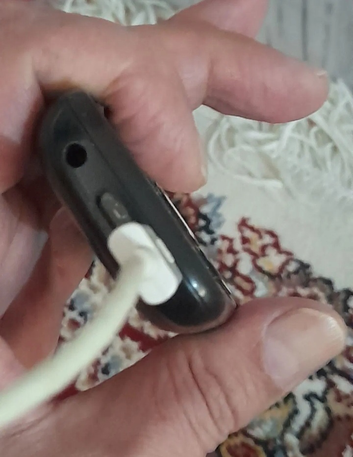 گوشی نوکیا ساده و سامسونگ .